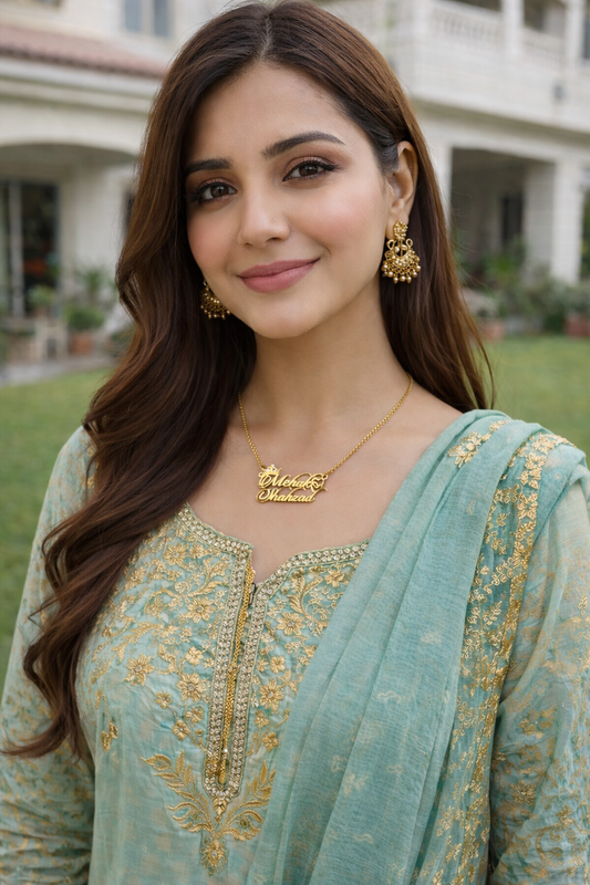 Stylish name customized necklace