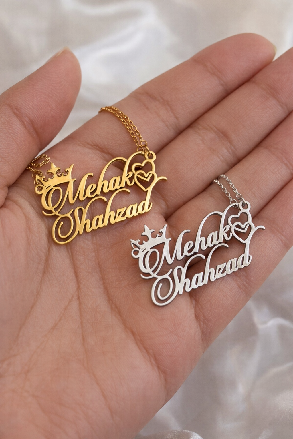 Stylish name customized necklace